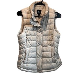 GAP Recycled Lightweight Quilted Puffer Vest Beige Women’s Medium Zip + Snap